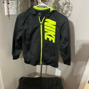 Boys (toddler or kindergarten zip up jacket size m
